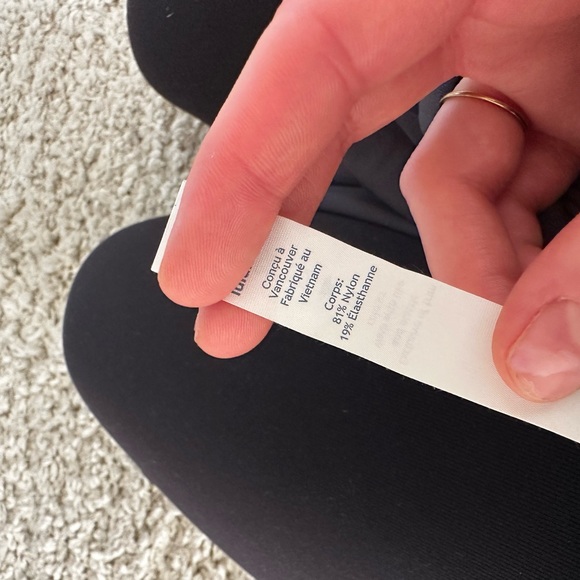 AVAILABLE IN BLACK AND BLUE Lululemon crop joggers size 2 - Picture 9 of 13